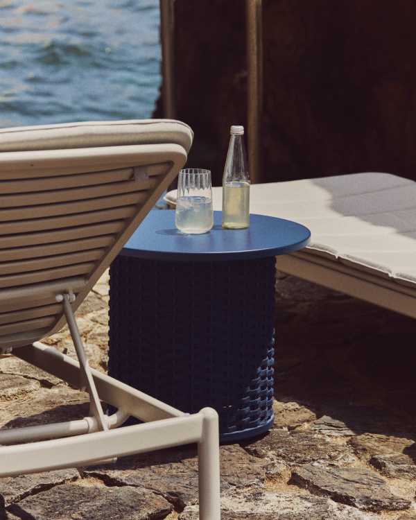 Sedalis outdoor side table in aluminium and blue rope cord Ø50cm