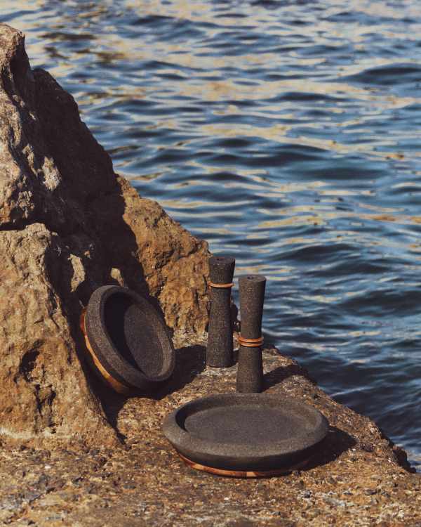 Naro centrepiece in black stone and teak wood Ø38cm