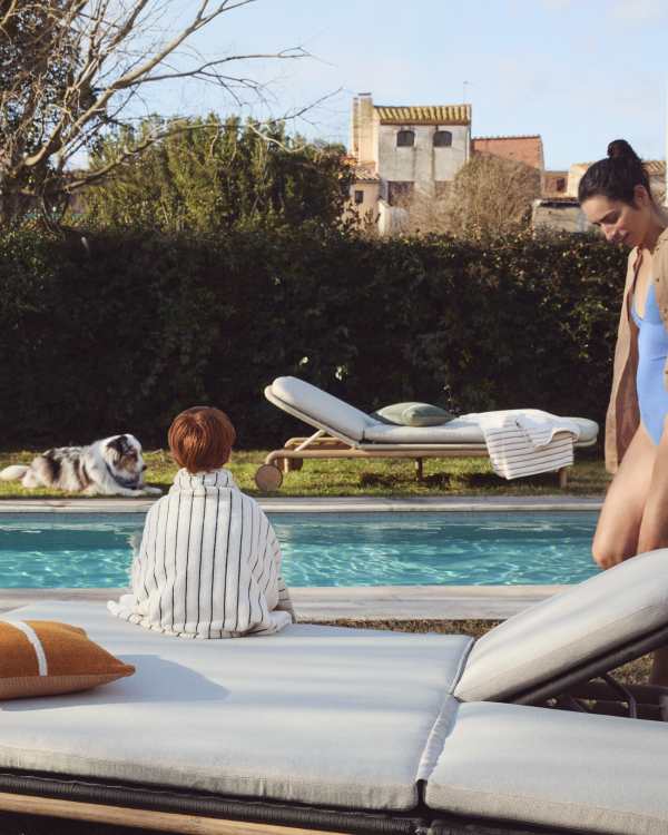 Alipa double sun lounger in FSC 100% solid acacia wood and ecru rope cord