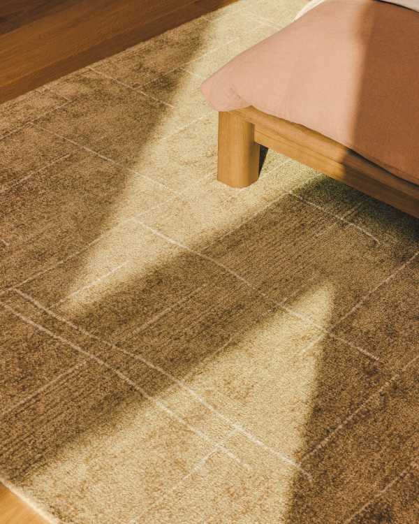 Eloda mustard wool and viscose rug 200 x 300cm