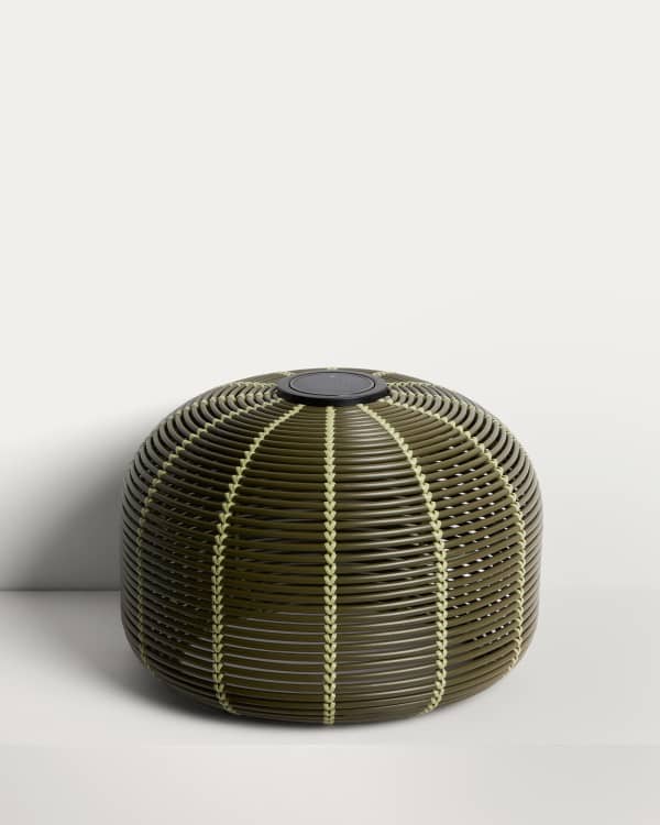 Garoina outdoor solar LED table lamp in green synthetic rattan Ø50cm