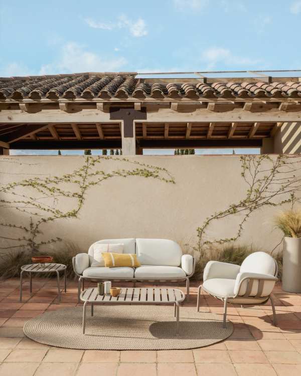 Joncols outdoor coffee table in aluminium with taupe painted finish Ø 113 x 65cm