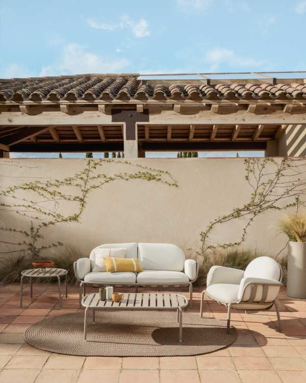 Joncols outdoor coffee table in aluminium with taupe painted finish Ø 113 x 65cm