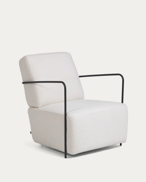 Gamer armchair in white bouclé with metal legs with black finish