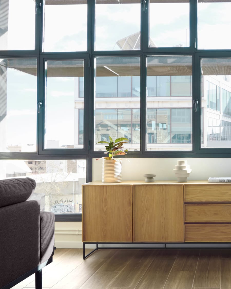 Taiana chest of drawers with oak veneer and steel frame with black finish 100 x 78 cm