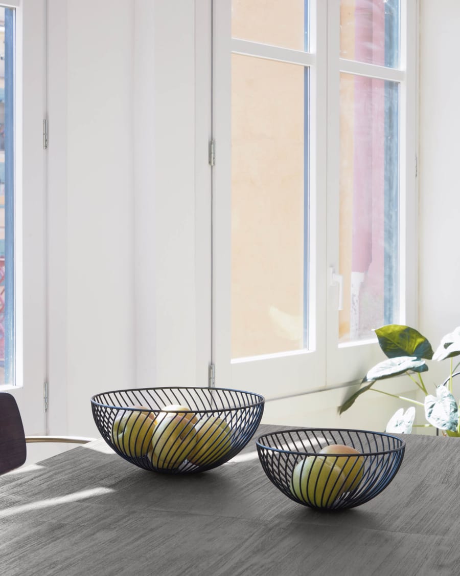 Eluney set of 2 black metal bowls