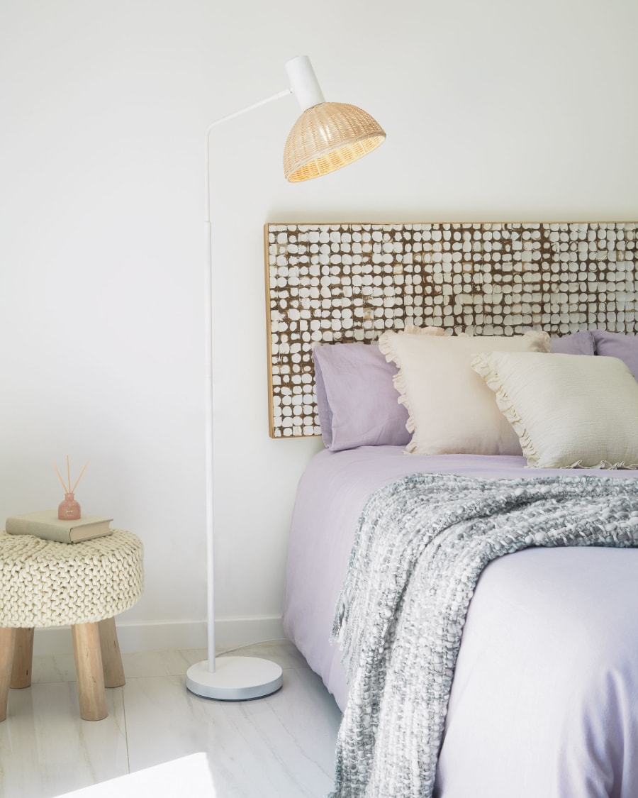 Beneda 100% wool footstool in white Ø 40 cm