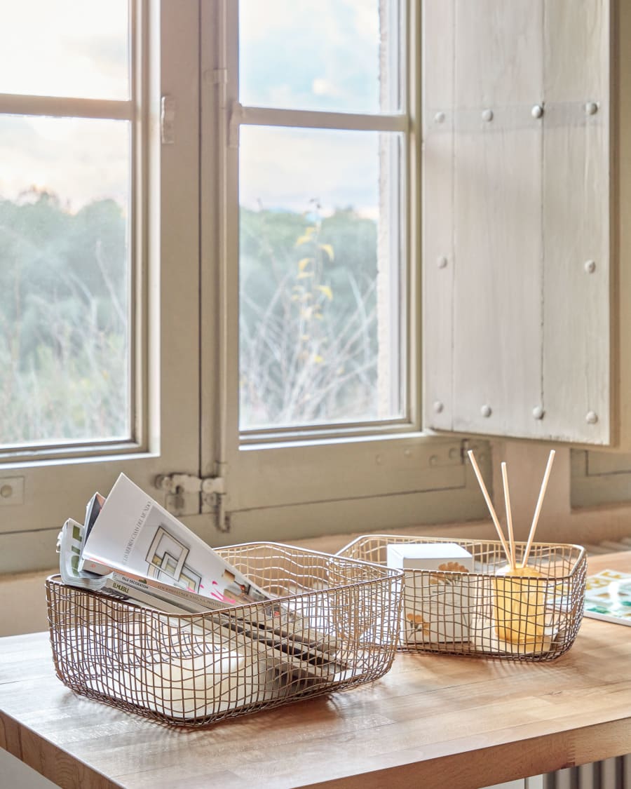 Waneta set of 2 metal baskets in matt golden finish