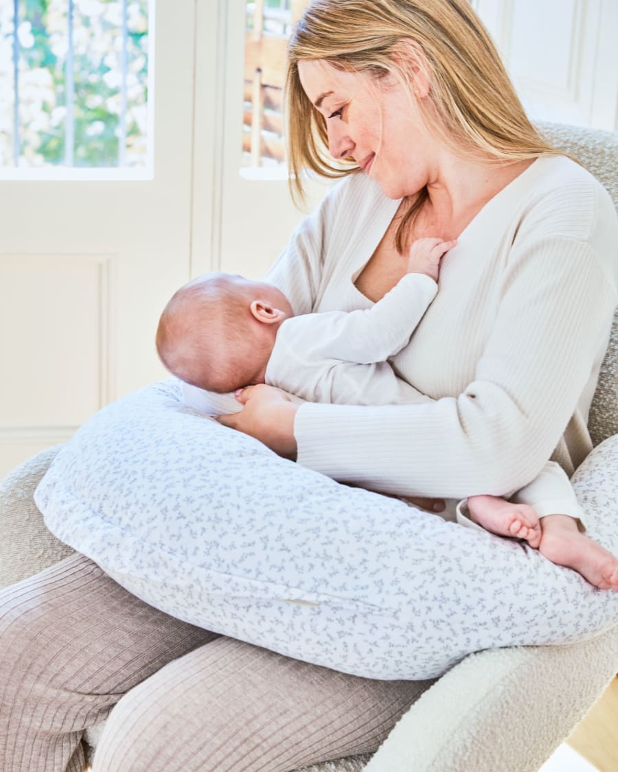Yamile nursing pillow 100% organic cotton (GOTS) in white with grey leaves