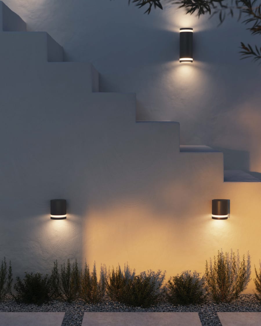 Beyda small outdoor wall light made of painted aluminium with black finish