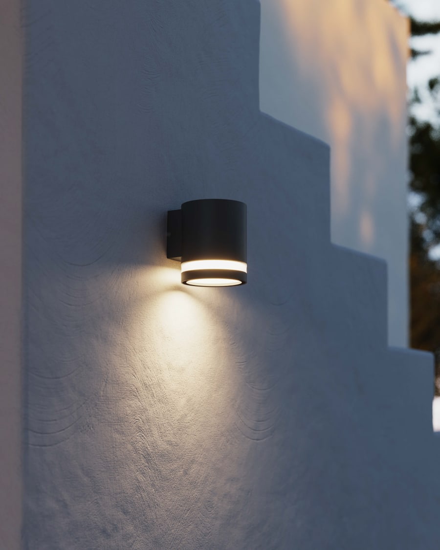 Beyda small outdoor wall light made of painted aluminium with black finish