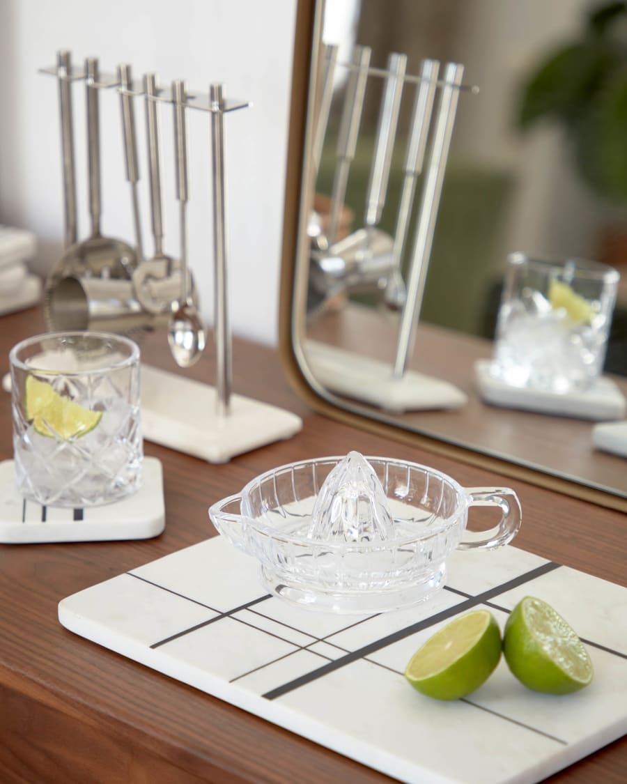 Tahina serving board in white marble with black stripes