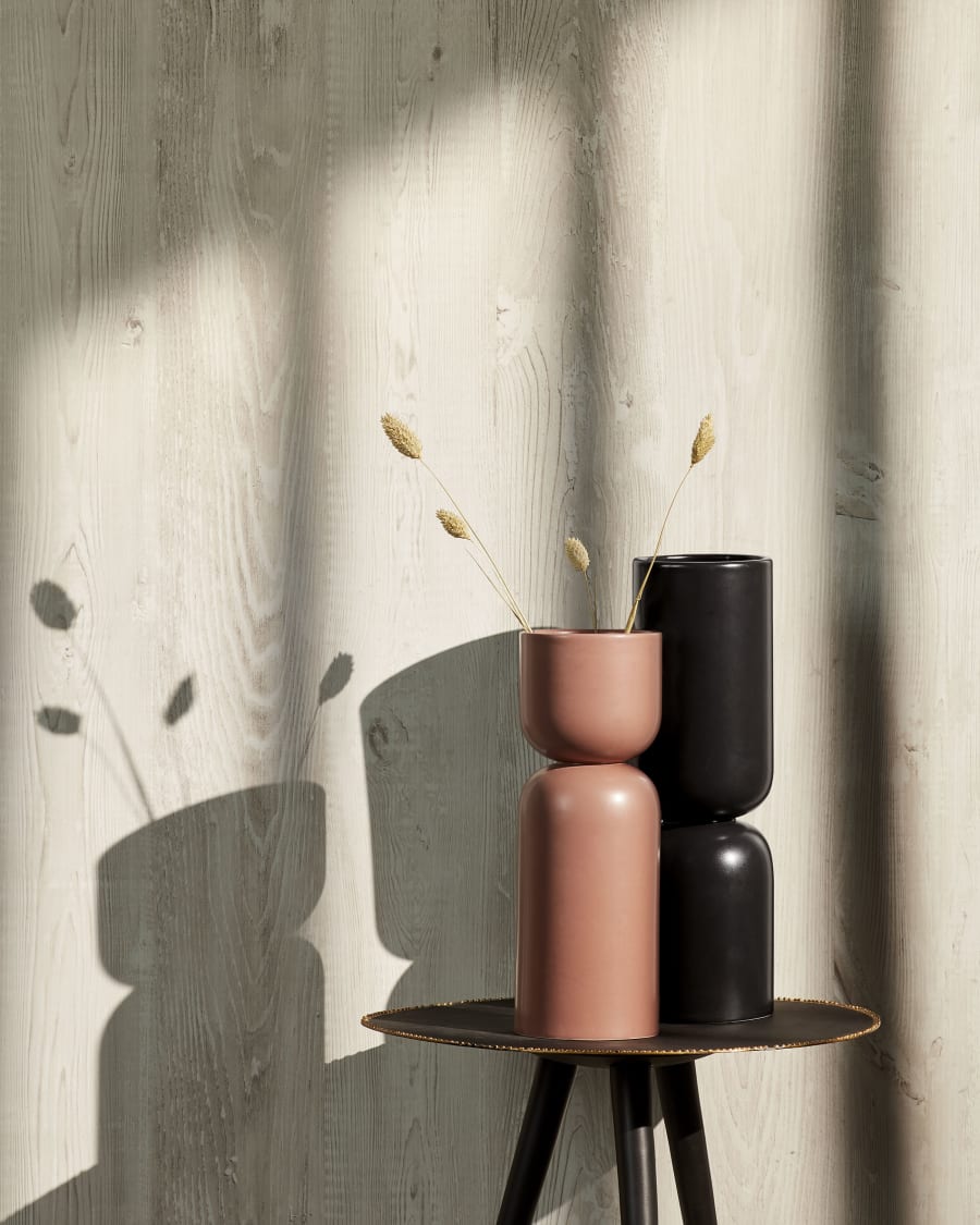 Anni vase in black