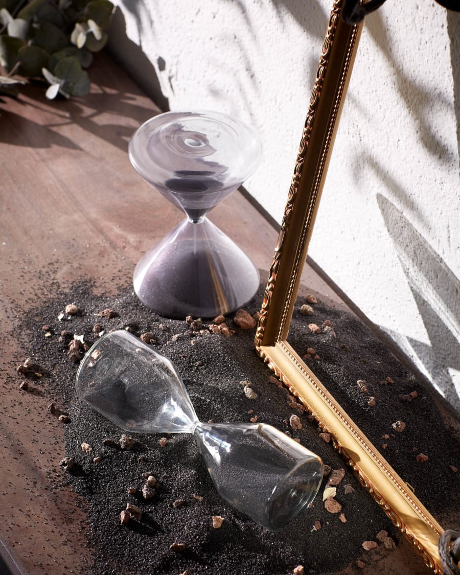 Avril Hourglass 17 cm