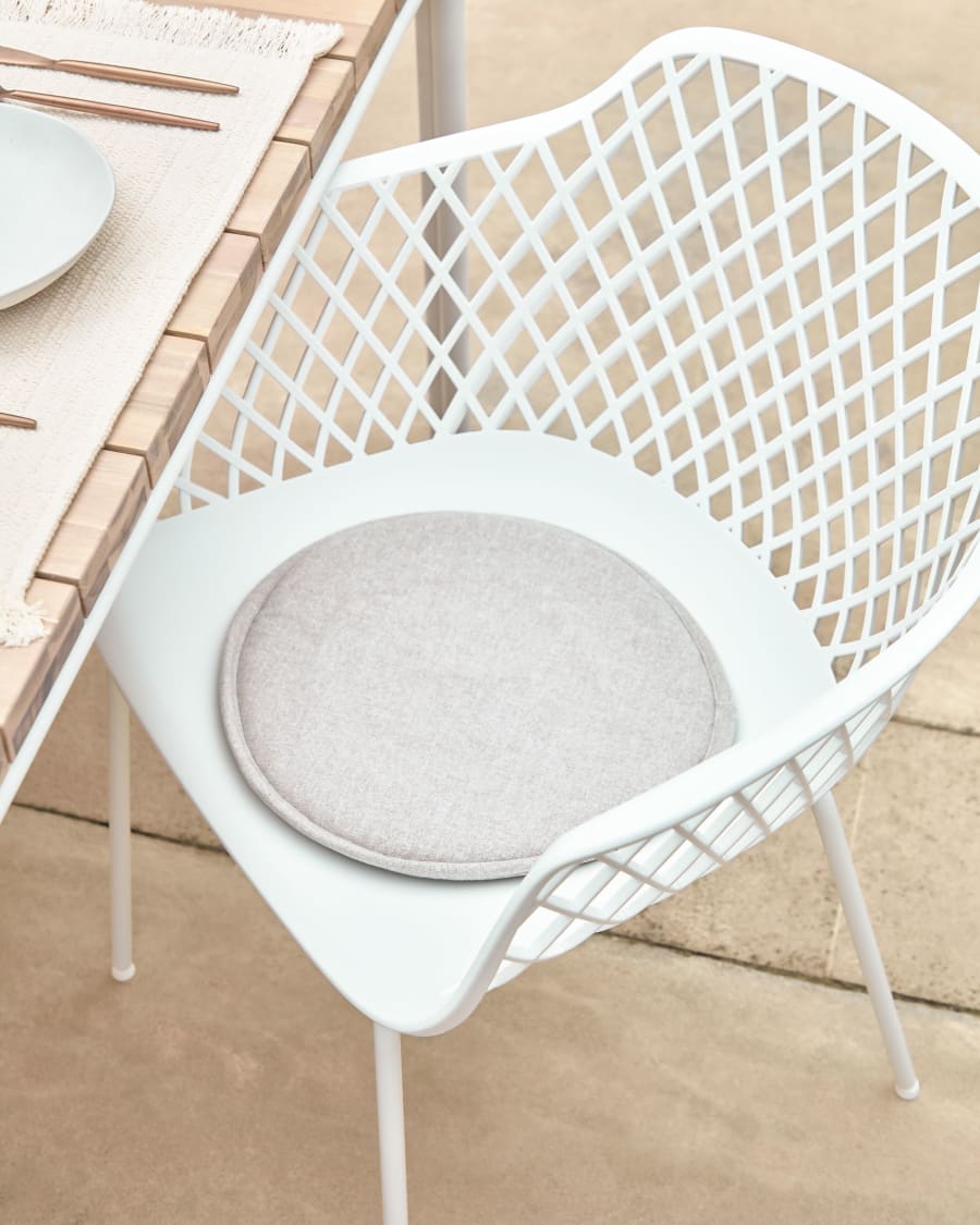 Quinn outdoor chair in white