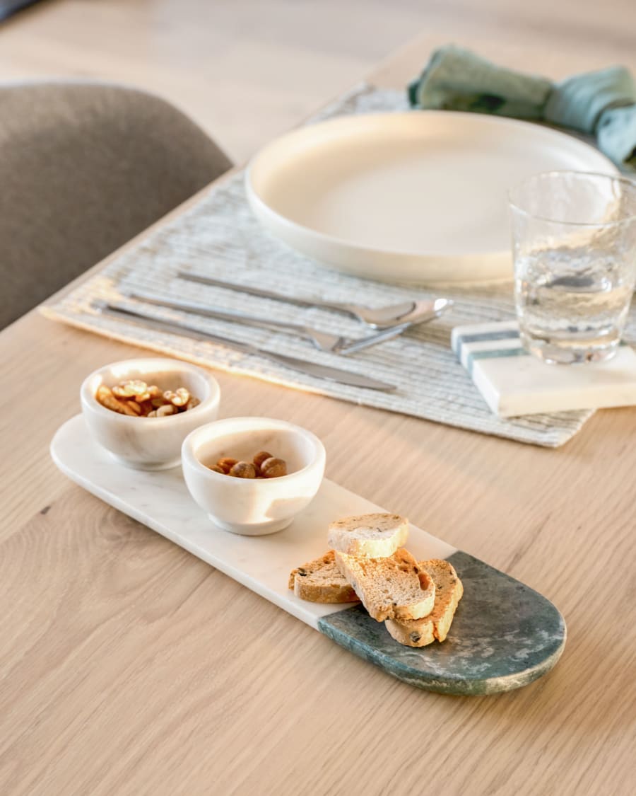 Amilla tray in green and white marble
