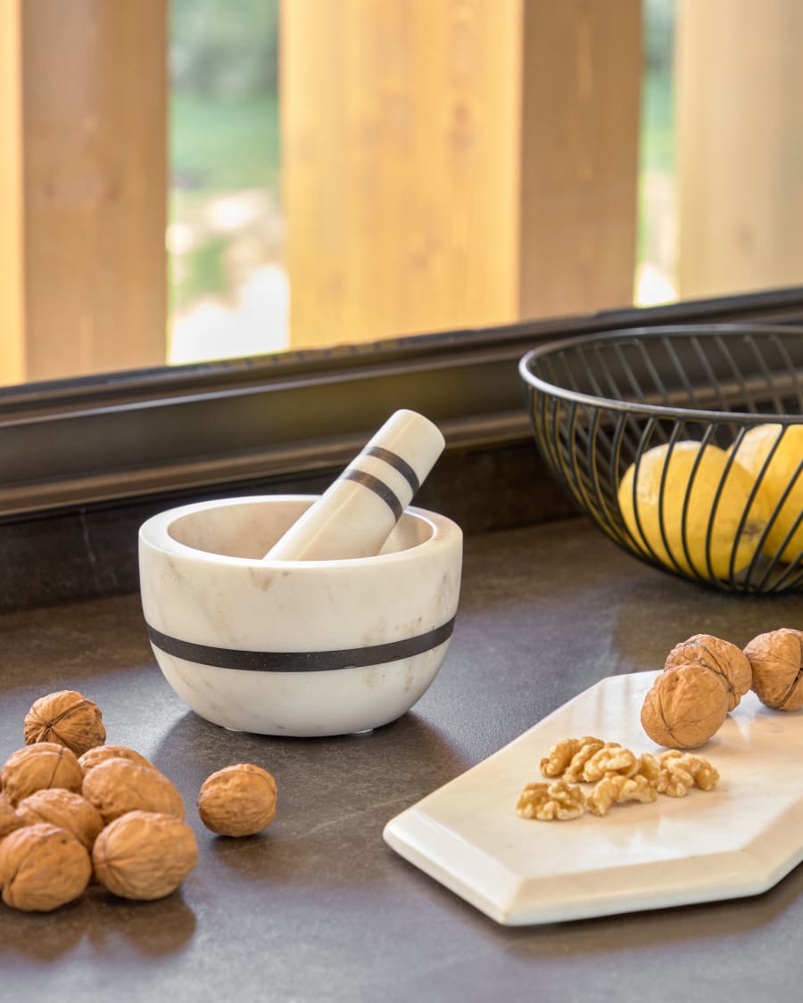 Imeris marble mortar