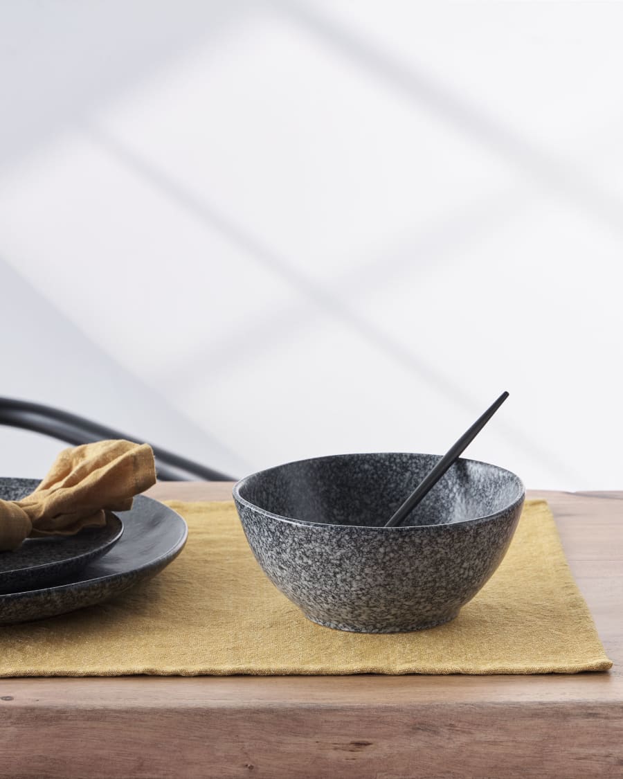 Airena ceramic bowl in black