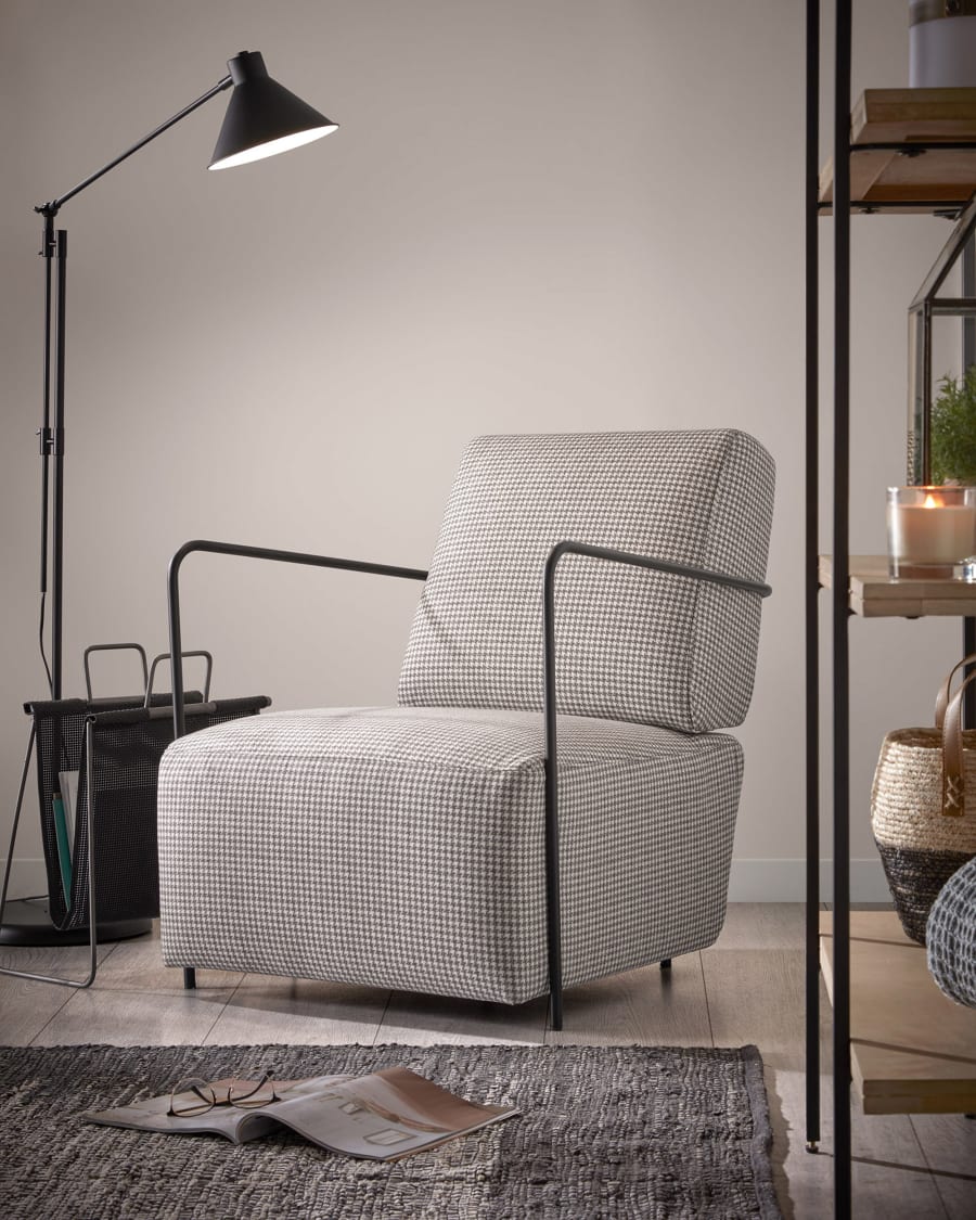 Gamer armchair in houndstooth pattern with steel in a black finish