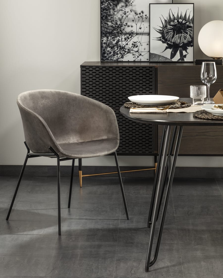 Καρέκλα Yvette, γκρι βελούδο, ατσάλι σε μαύρο φινίρισμα