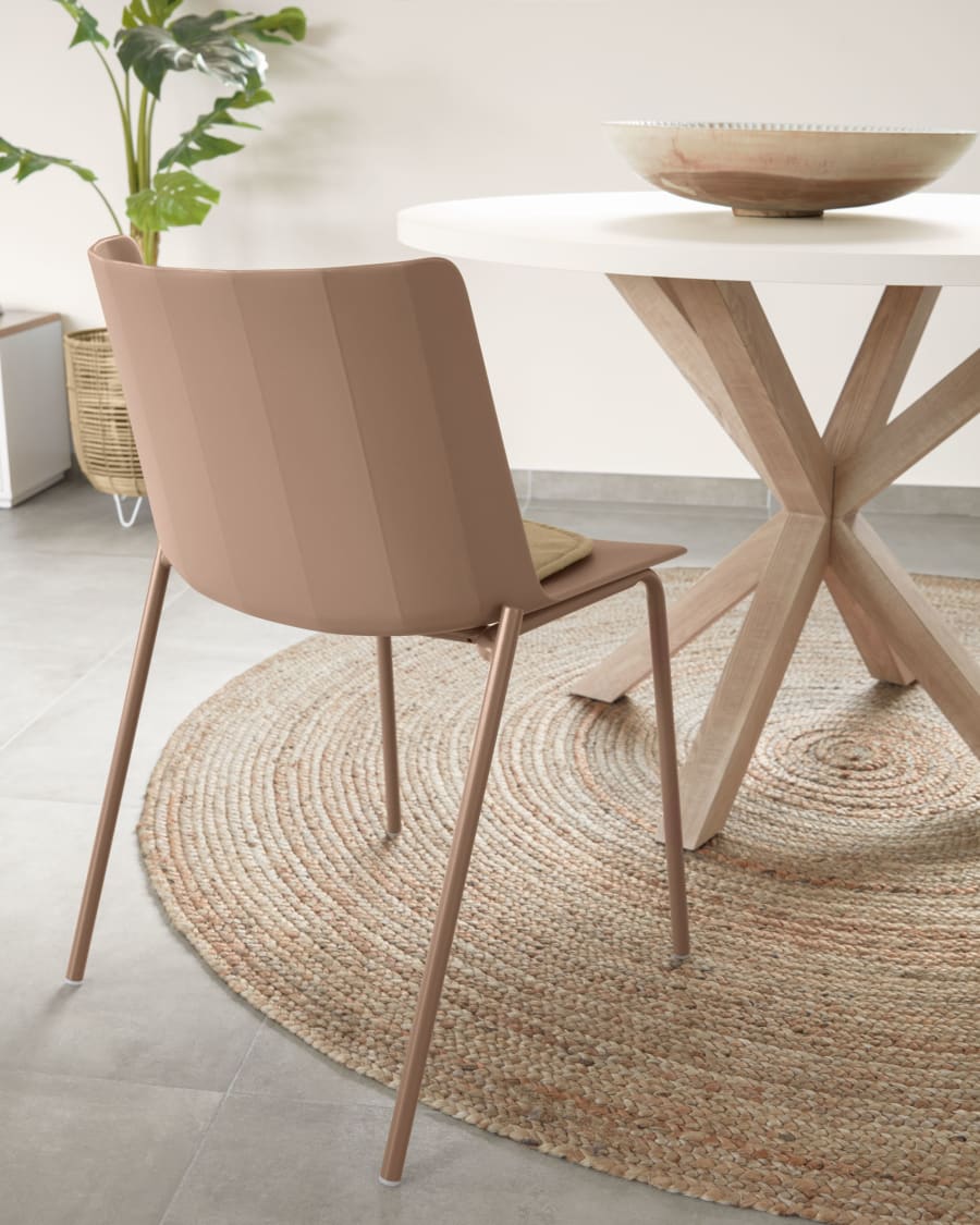 Outdoor Hannia brown chair