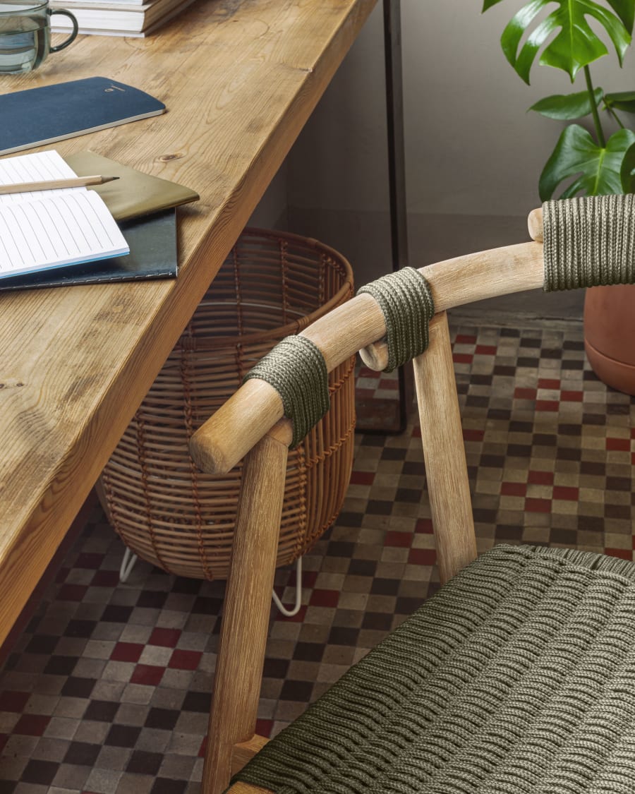 Majela chair in solid eucalyptus with oak-effect finish and green rope FSC 100%