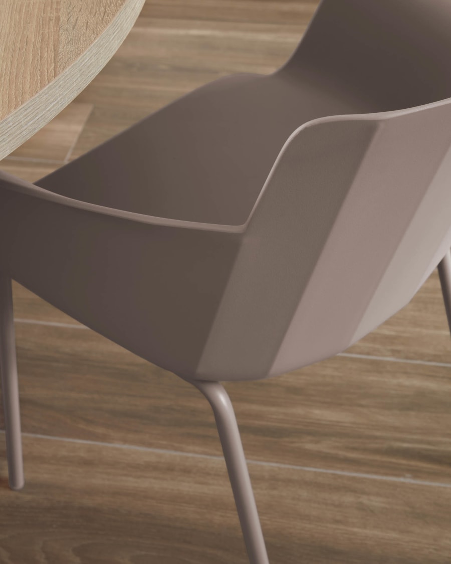 Outdoor Hannia brown chair with armrests