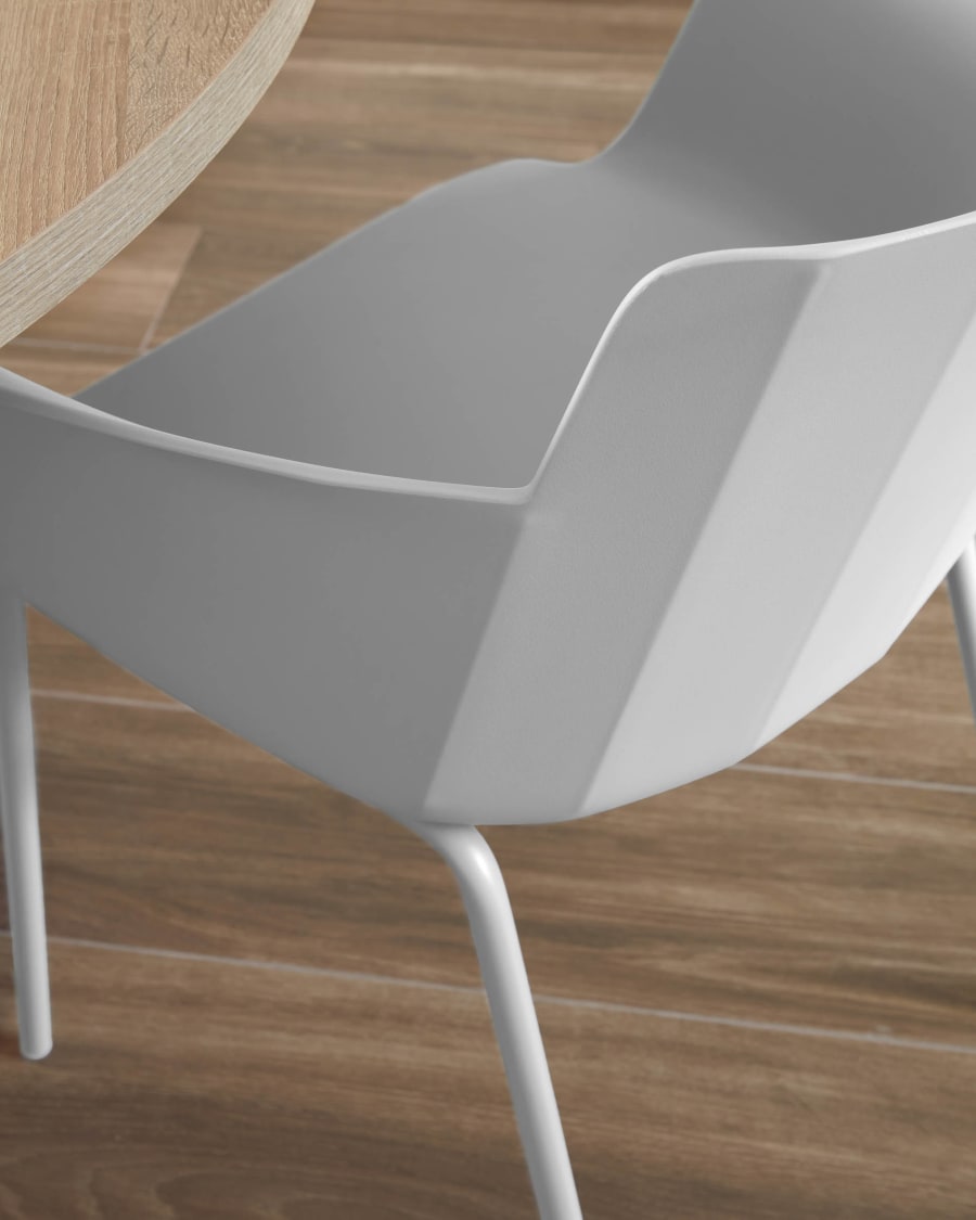 Outdoor Hannia grey chair with armrests