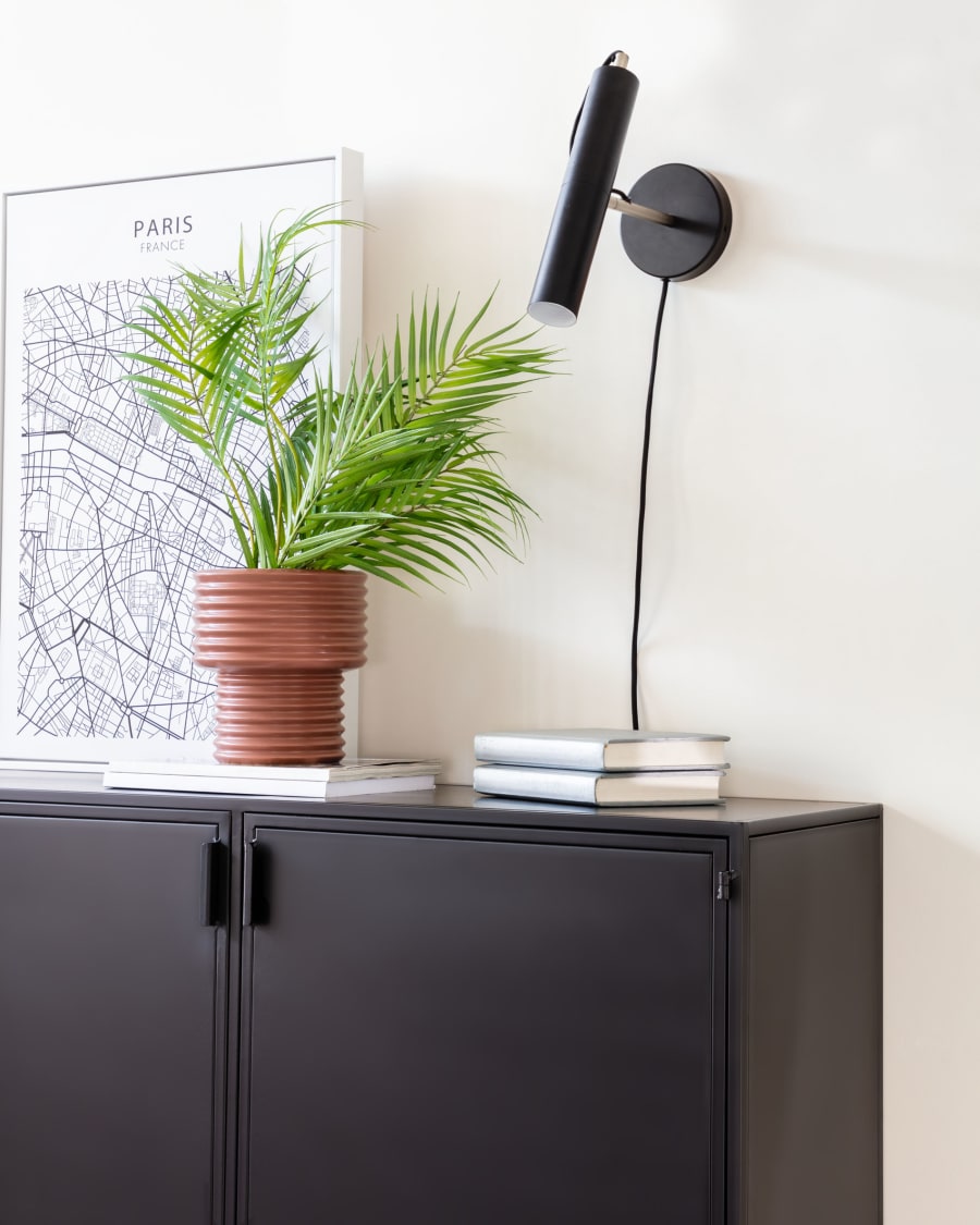 Maude wall light in metal with black finish