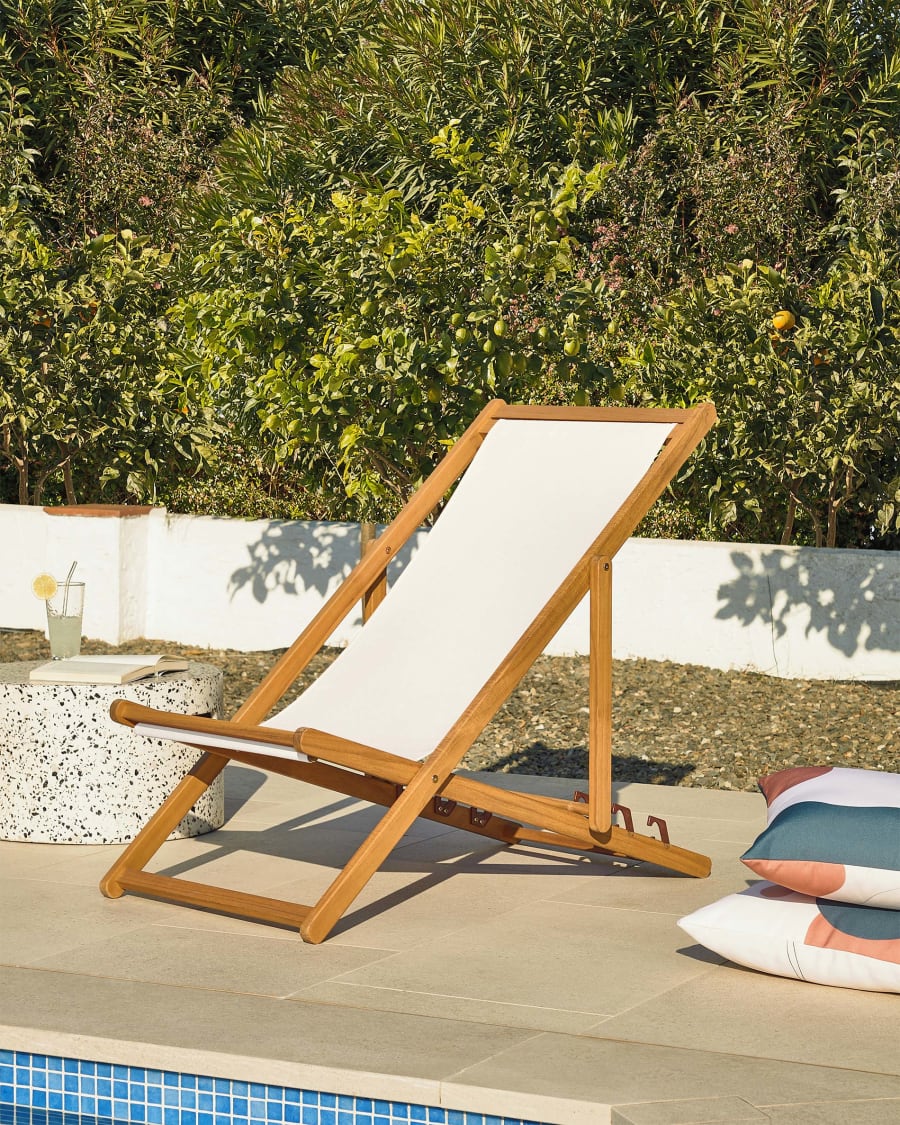 Adredna solid acacia outdoor deck chair in beige FSC 100 Kave Home Hungary