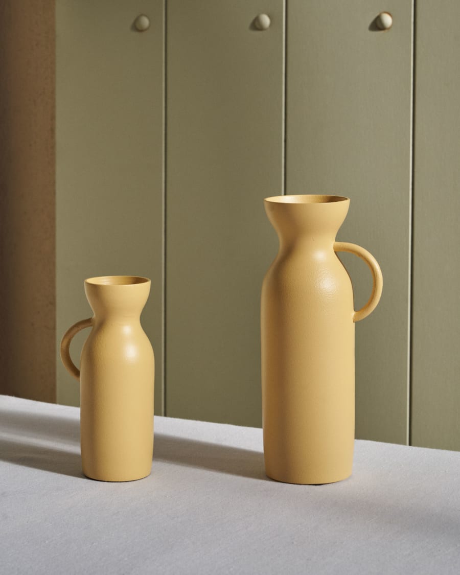 Pelras vase in mustard aluminium, 17.5 cm