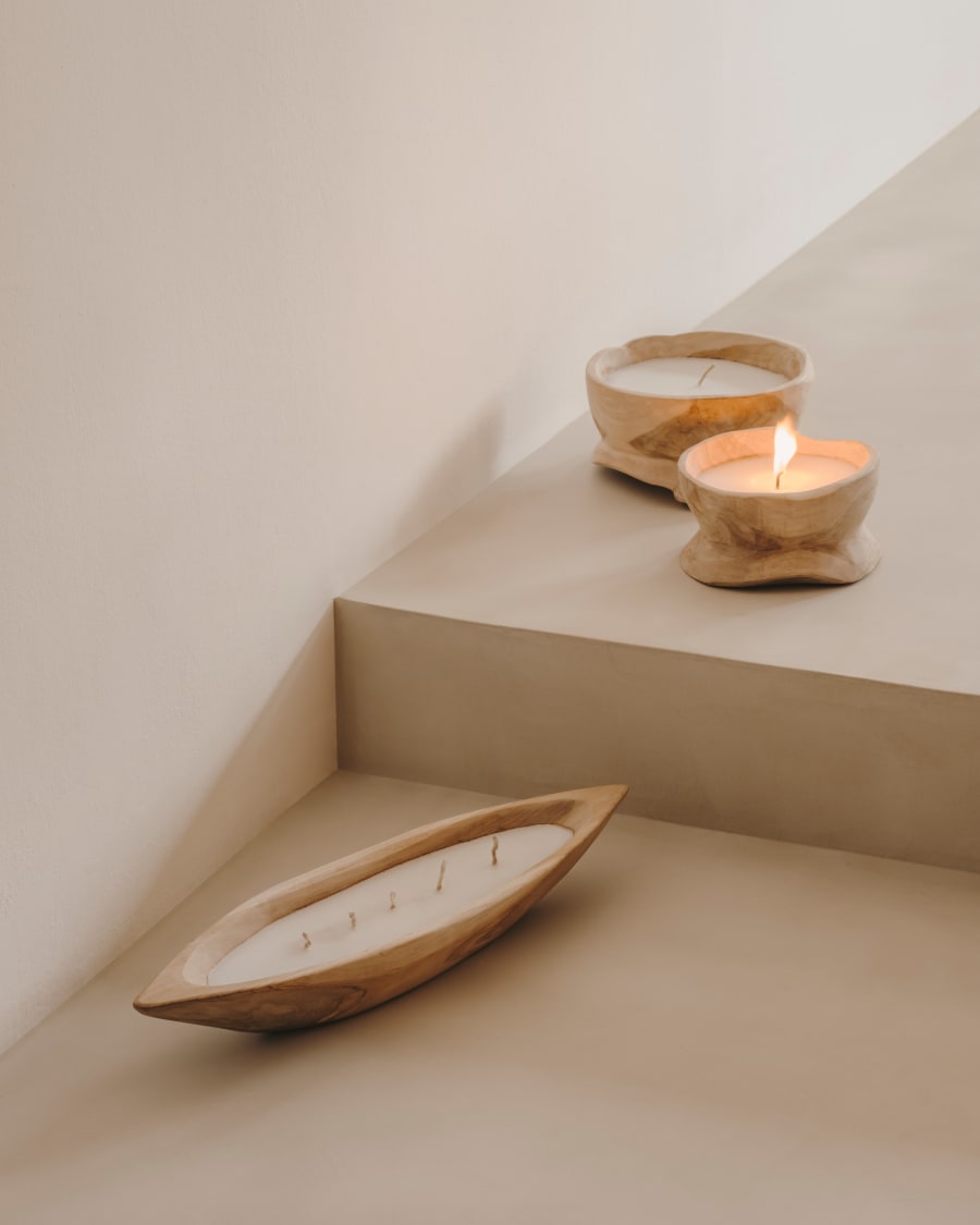 Maelia wooden candle with a natural finish Ø 25 cm