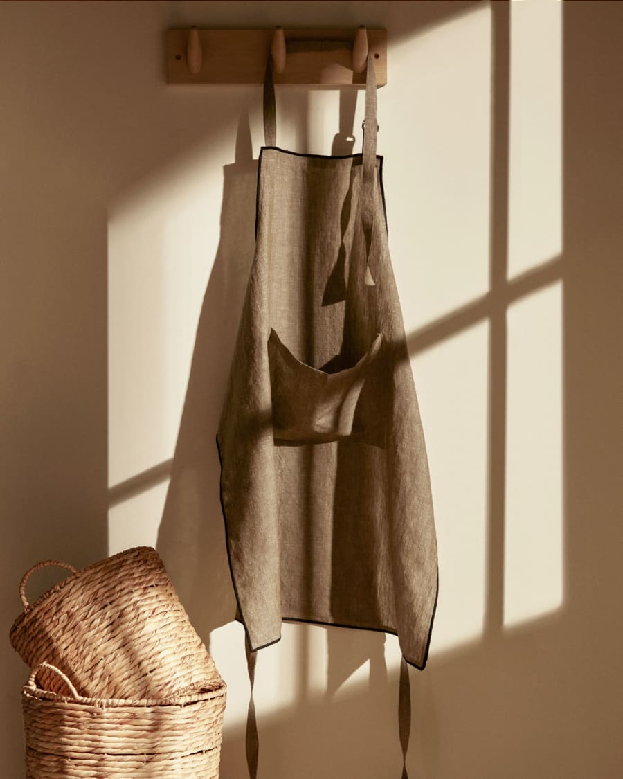 Mirna apron in green linen and cotton