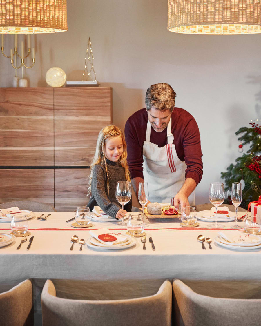 Nona apron in a natural linen and cotton with red stripes