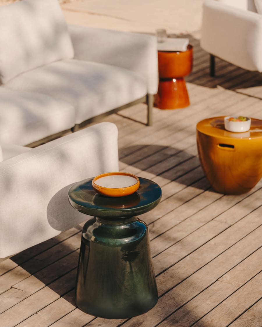 Mesquida outdoor side table made of ceramic with glazed green finish Ø 39 cm