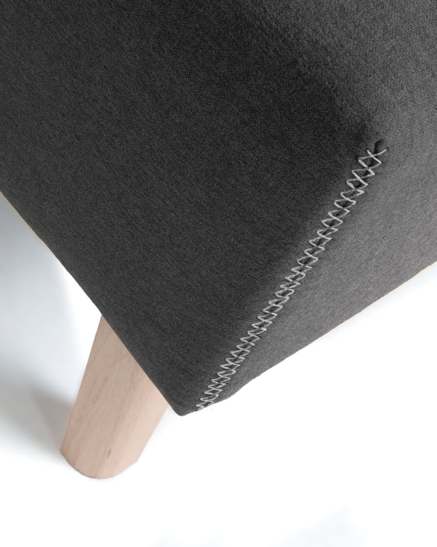 Dyla bench in black with solid beech wood legs, 111 cm