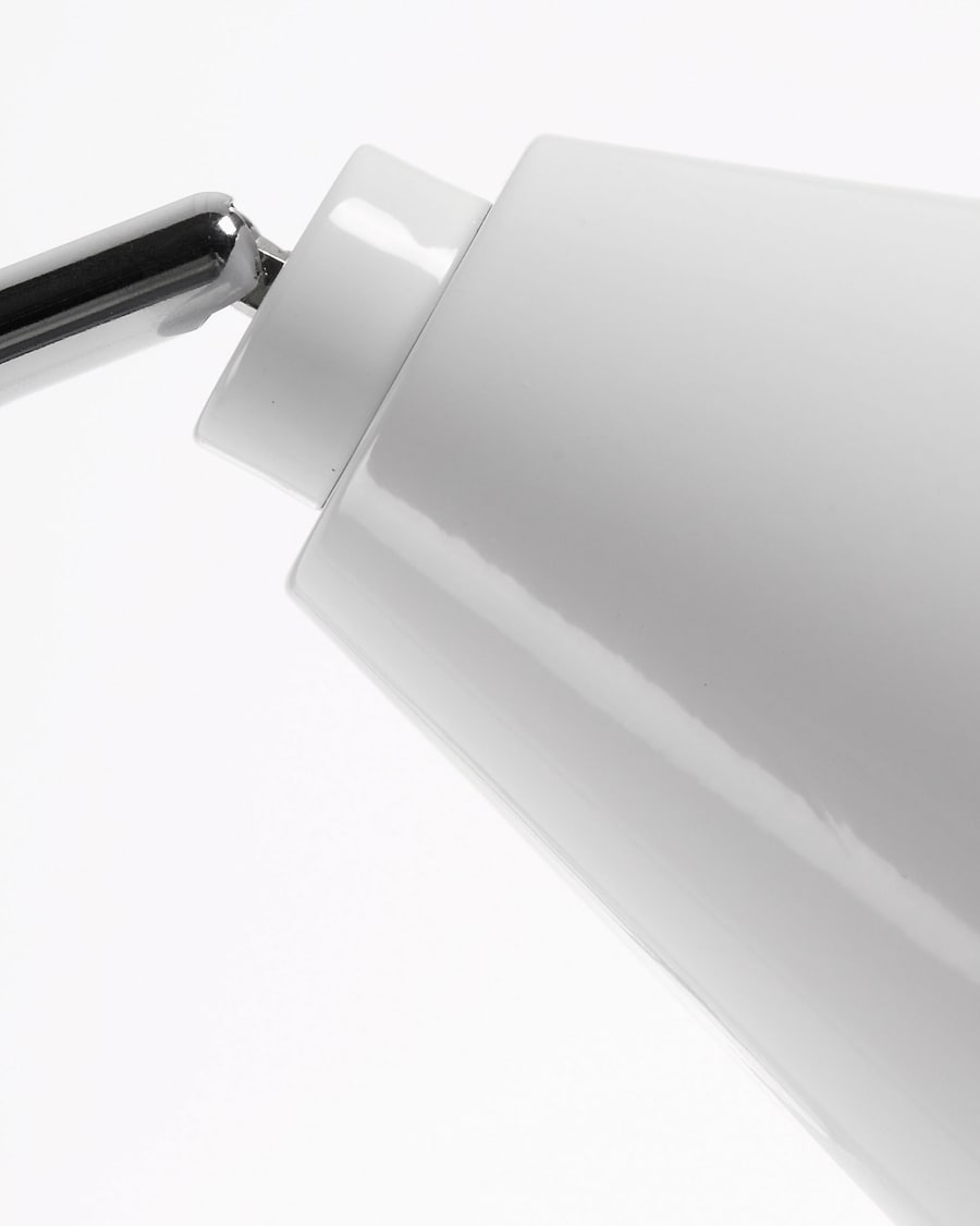 Tipir table lamp in steel with white finish UK adapter