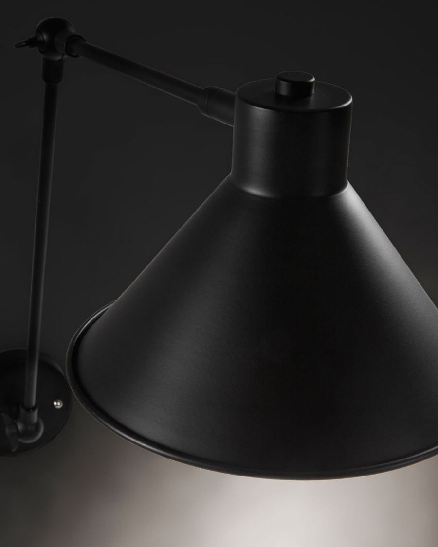 Dione wall lamp black