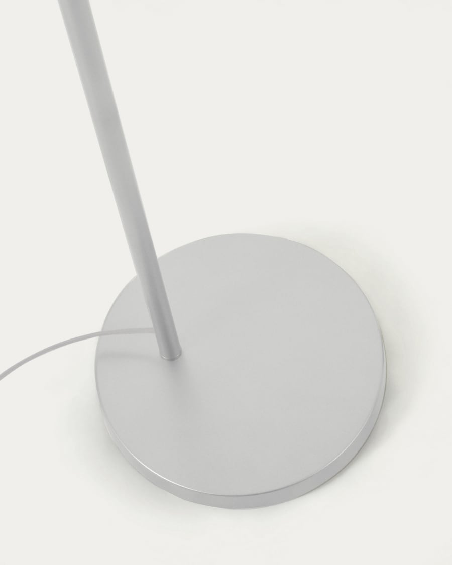 Damila floor lamp in metal with white finish and rattan with natural finish