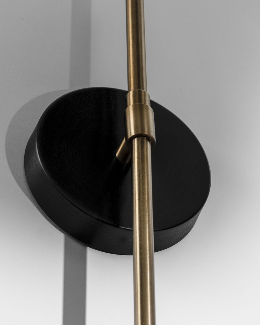 Pryia wall lamp