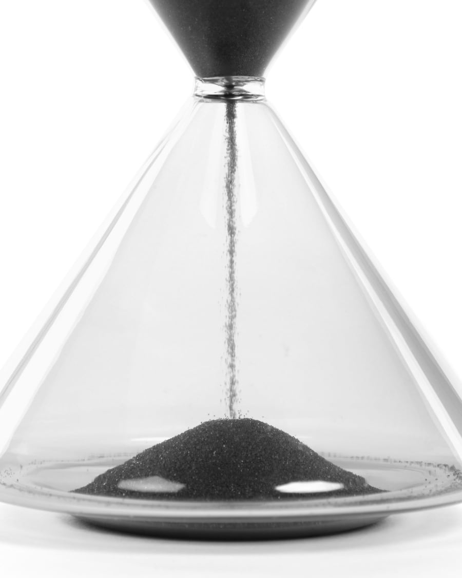 Avril Hourglass 17 cm
