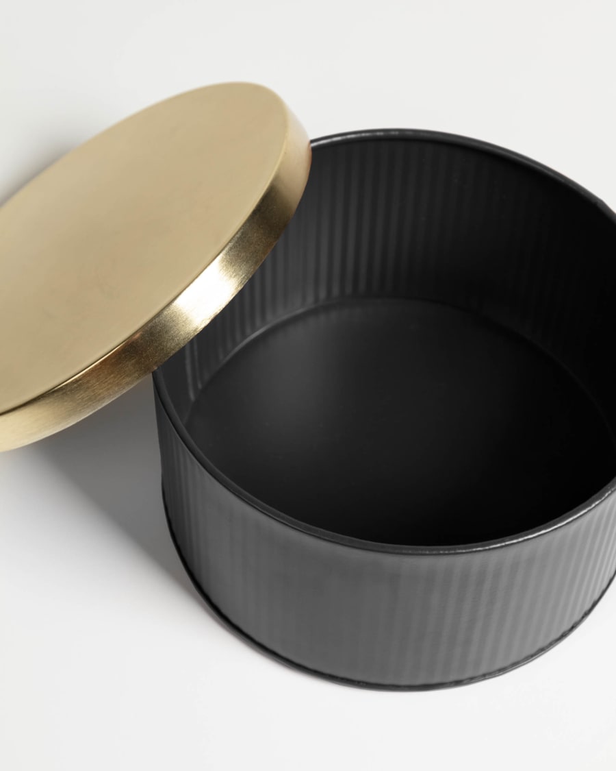 Quelia large black box