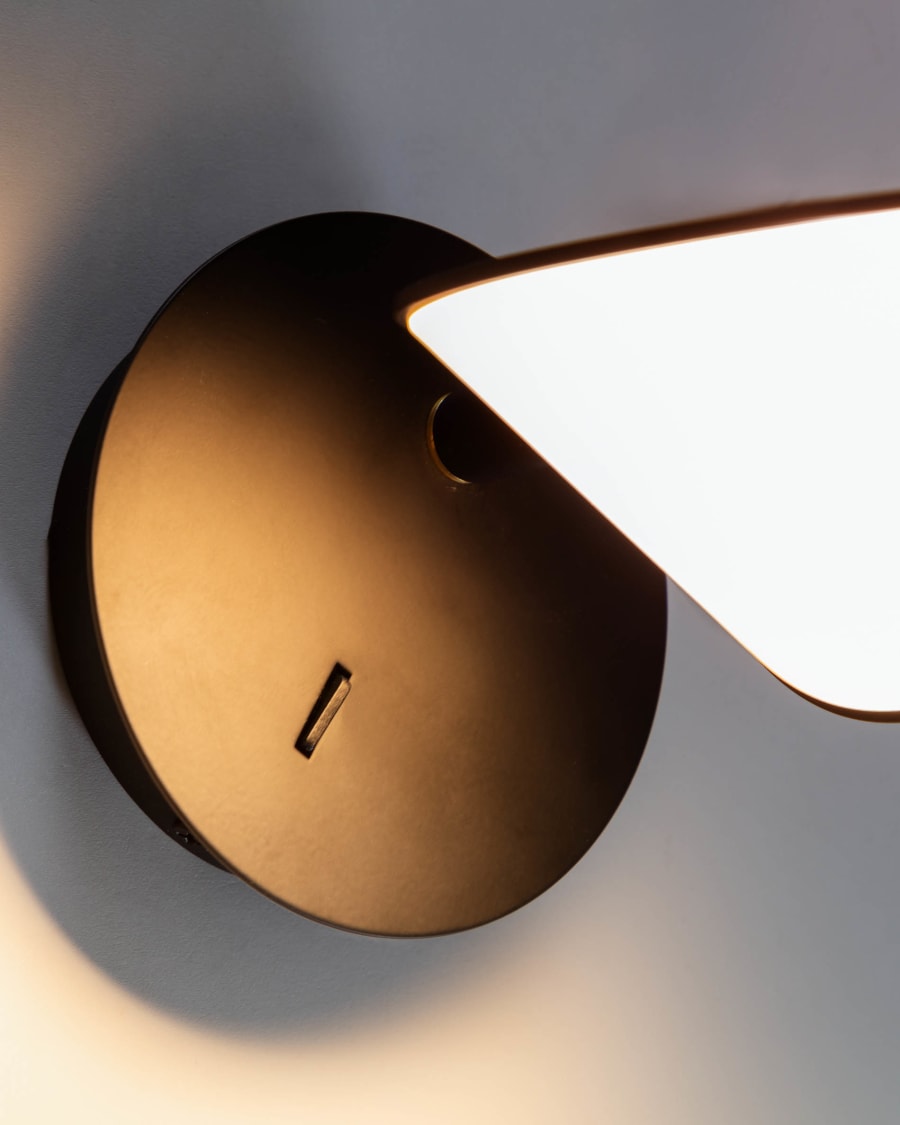 Veleira wall lamp