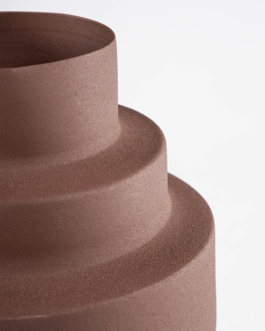 Tami maroon vase