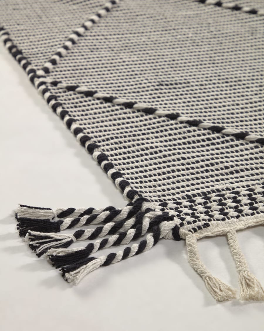 Nurit black rug 160 x 230 cm
