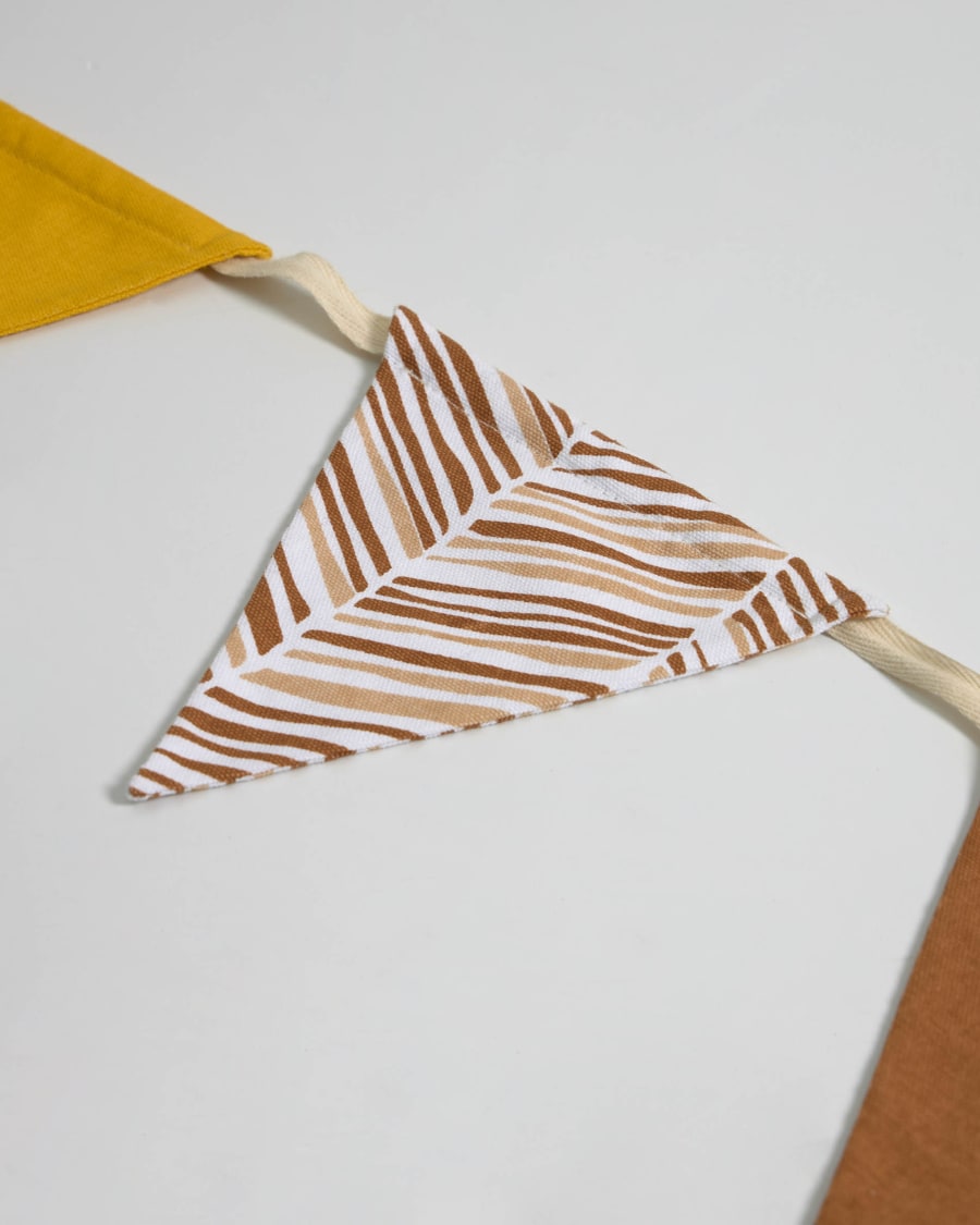 Zalia 100% organic cotton (GOTS) maroon fabric pennant