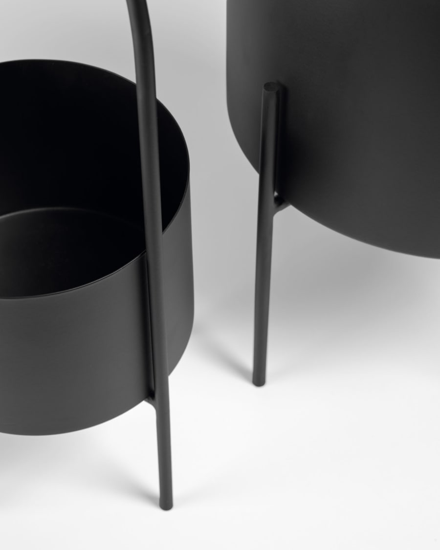 Set of 2 Mash planters with black metal handle Ø 25 cm / Ø 16,5 cm