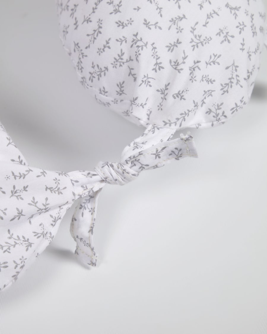 Yamile nursing pillow 100% organic cotton (GOTS) in white with grey leaves
