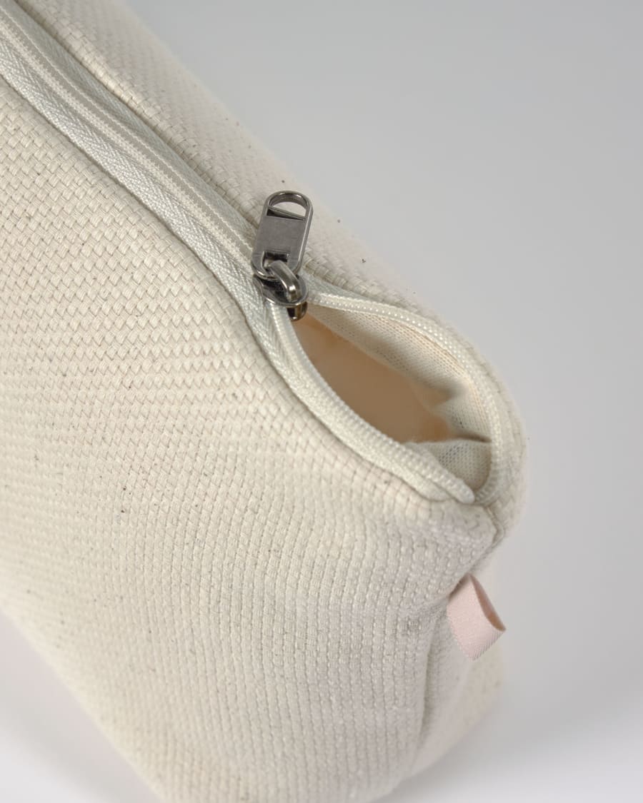 100% organic cotton (GOTS) Breisa wash bag in natural