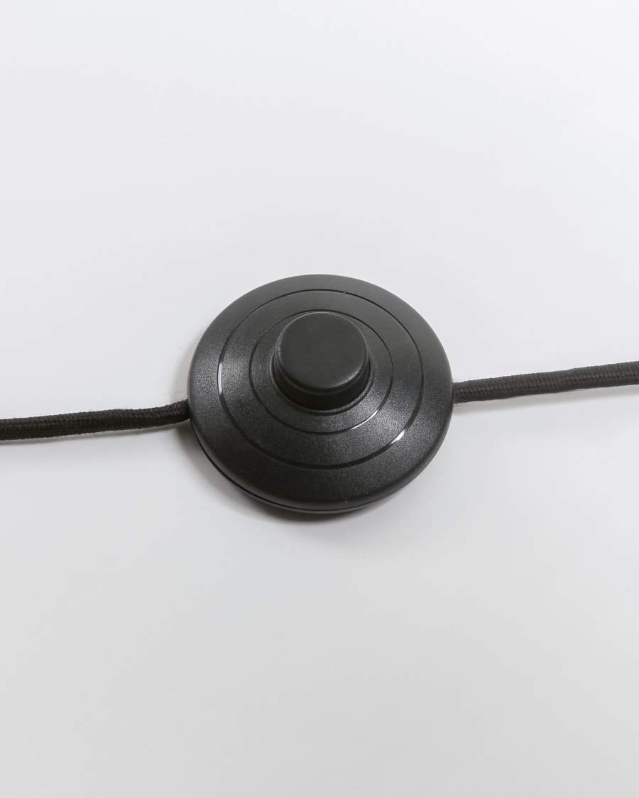 Ikia floor lamp in steel with black finish1